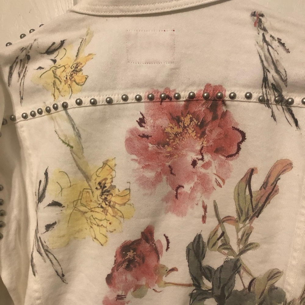 NWT GUESS White Denim Jacket with Stud Accents - Picture 4 of 4
